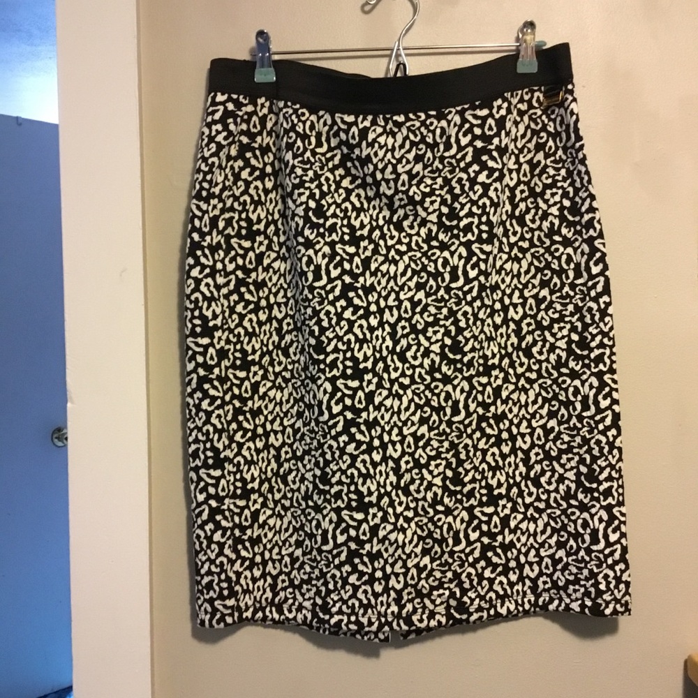 Black white skirt B-1